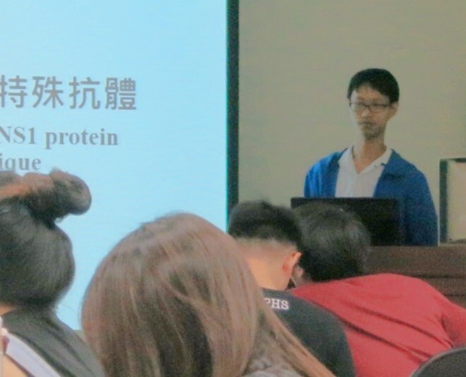 競賽同學3簡報情形